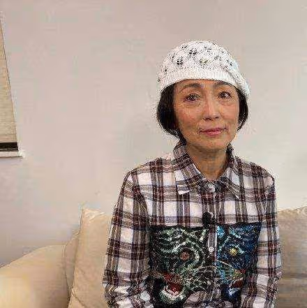 58歲苑瓊丹成商界強人,投資多個行業,與陳浩民開100家牛雜店