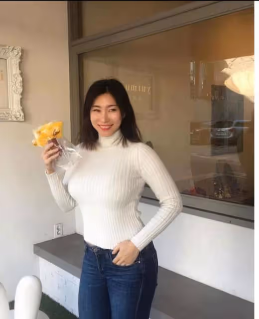 42歲韓國阿姨倒追25歲健身教練,2年後生下雙胞胎,如今過得如何