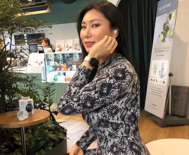 42歲韓國阿姨倒追25歲健身教練,2年後生下雙胞胎,如今過得如何