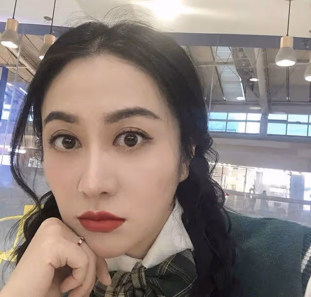 恭喜!TVB前著名女星疑似已結婚,與小11歲前男友因異地分手