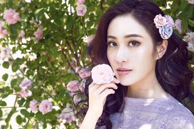恭喜!TVB前著名女星疑似已結婚,與小11歲前男友因異地分手