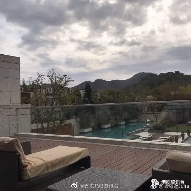 王浩信畫畫解悶 揭被視帝耽誤的畫家