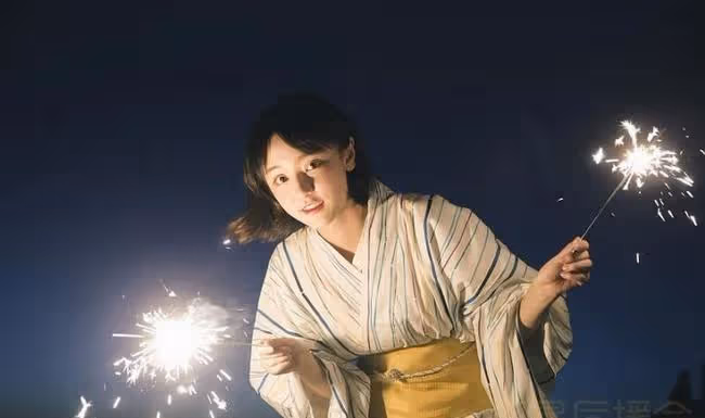 從女一號淪落到網紅,女明星混娛樂圈是背景重要?還是運氣重要