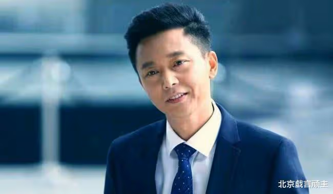 叔圈頂流,劉奕君頻登熱搜,早期作品再次翻紅,掀起全網熱議!