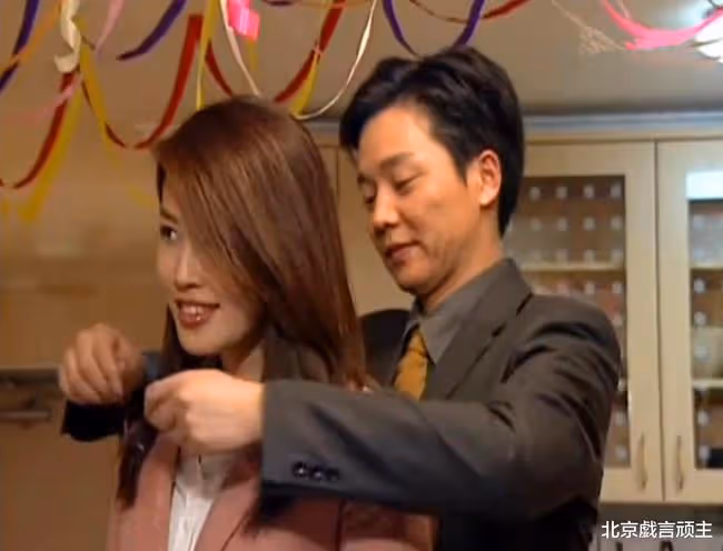 叔圈頂流,劉奕君頻登熱搜,早期作品再次翻紅,掀起全網熱議!