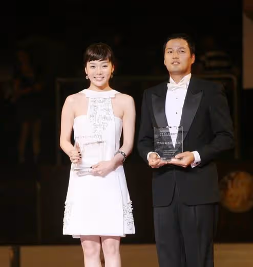 人魚小姐金成珉,閃婚大四歲牙醫,一夜聲名狼藉選擇離世!