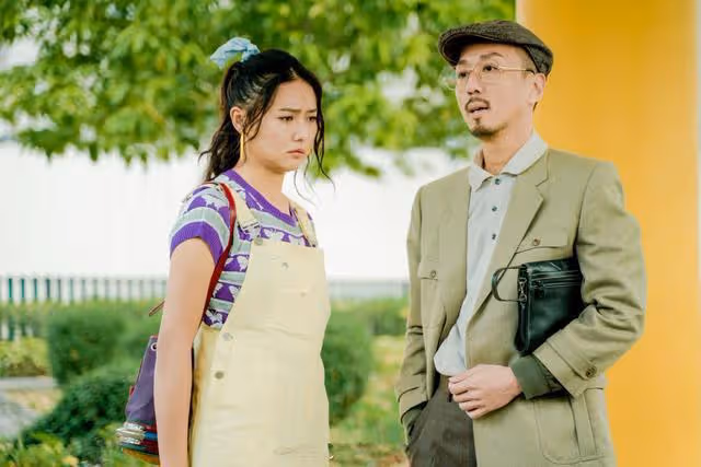還原裸背真相!TVB上位小花曬正面照,曝為防走光甚至用膠帶粘住