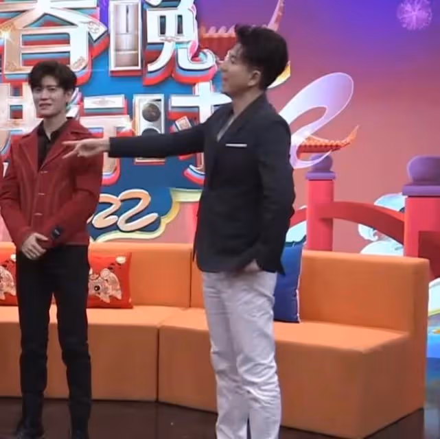 《春晚進行時》宋茜穿萬元外套,趙麗穎卡粉,任嘉倫百元外套獲贊