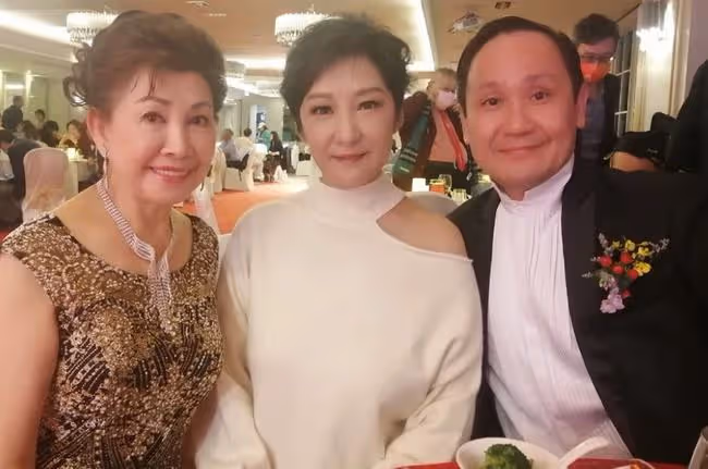 雪梨獲全國十佳表演獎，56歲氣質仍出眾，與一眾老戲骨同台領獎