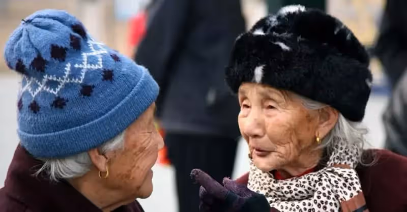 61歲大媽不肯賣房被女兒恨，女兒：我不是醫生，回去看也治不了病
