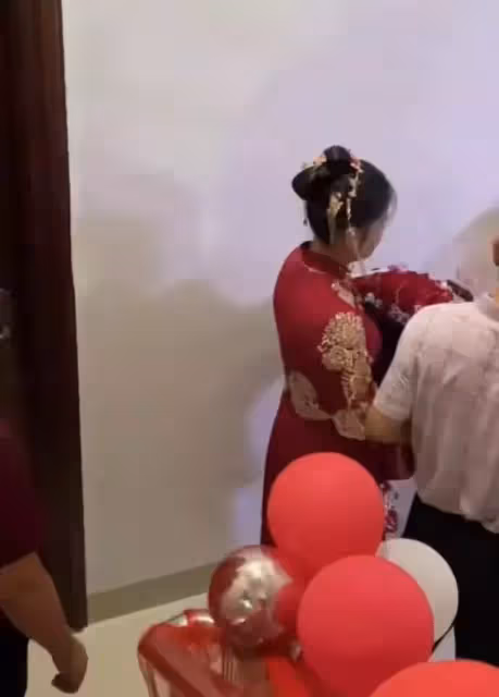 懷孕的姑姑去接親，新娘見面給了一巴掌，新郎：彩禮是姑姑給的