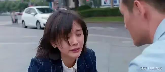 35歲剩女發朋友圈:男人,沒一個好東西,前男友的評論亮了