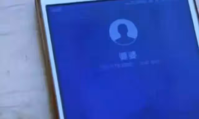 丈夫掉落懸崖而死,五年後妻子從照片中發現玄機,丈夫已結婚生子