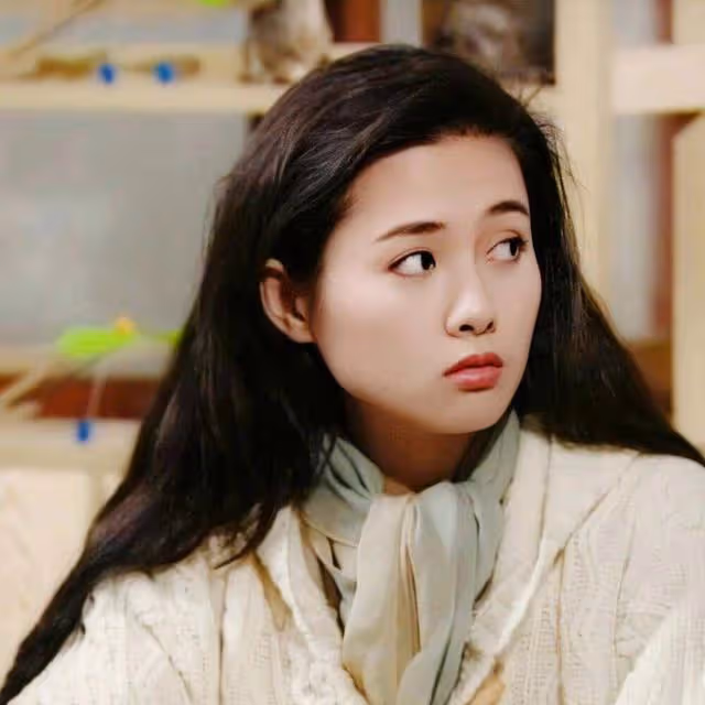 56歲風月片女神再獲影后殊榮,24歲愛女以母為傲,兩母女顏值太高