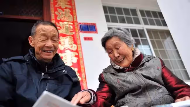 全款買房給兒子,卻成了親家的晚年歸宿,去看孫子卻只能住酒店