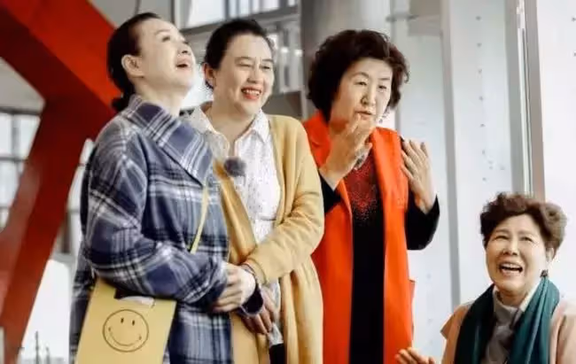 兒媳終於滾了,婆婆剛發完朋友圈,看到兒媳的回覆,立刻慌了