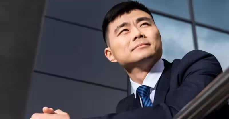 離婚三個月後，前岳父找上門讓我幫小舅子買輛車，我：做夢吧