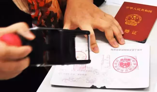 離婚三個月後,前岳父找上門讓我幫小舅子買輛車,我:做夢吧
