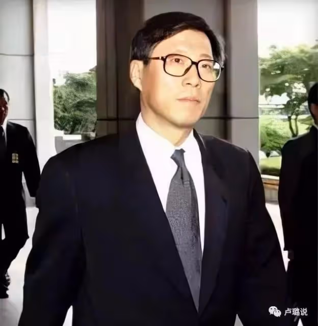 老公自殺後,被婆家逼上絕路,48歲全職太太如何翻成大女主?