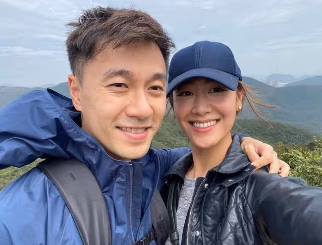 27歲港姐轉行當房產中介,銷售外國的房子,名校畢業會3種語言