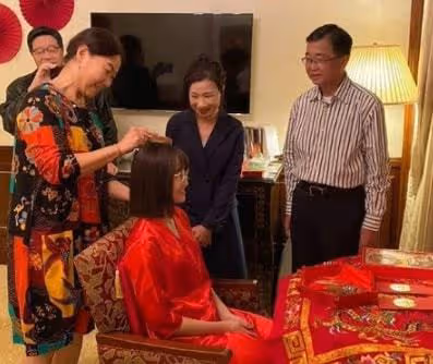 恭喜！27歲TVB落選港姐跟足傳統風光出嫁，圈外老公是酒行太子爺