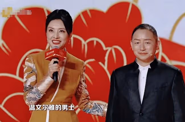 山東春晚太驚艷!周濤rap顯反差萌,馮鞏引回憶,孫濤凍齡依舊