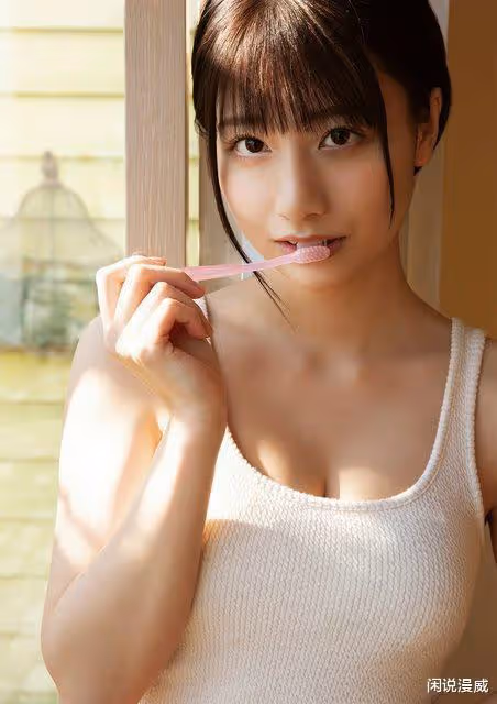 日本清純女優翻車:台上清純,台下靡亂,鮮肉大叔全都要
