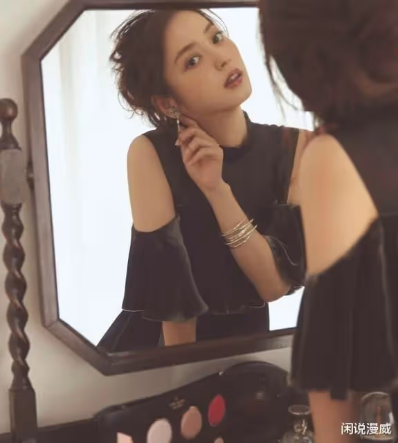 日本清純女優翻車:台上清純,台下靡亂,鮮肉大叔全都要