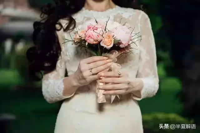 妻子年薪30萬,每年孝敬公婆3萬6,父母買房給10萬,丈夫怒:離婚