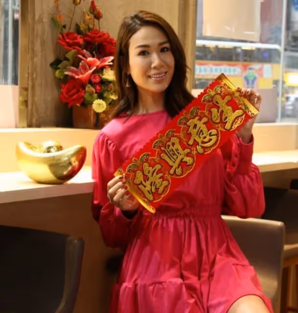 34歲豪門千金宣布年底結婚，希望大宴親朋！男友犯錯仍痴心一片