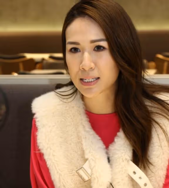 34歲豪門千金宣布年底結婚，希望大宴親朋！男友犯錯仍痴心一片