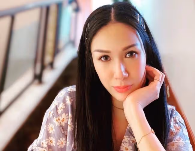 34歲豪門千金宣布年底結婚,希望大宴親朋!男友犯錯仍痴心一片