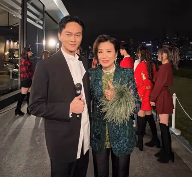 TVB罕見辦春晚!眾星賣力說普通話,張智霖領唱《我的中國心》
