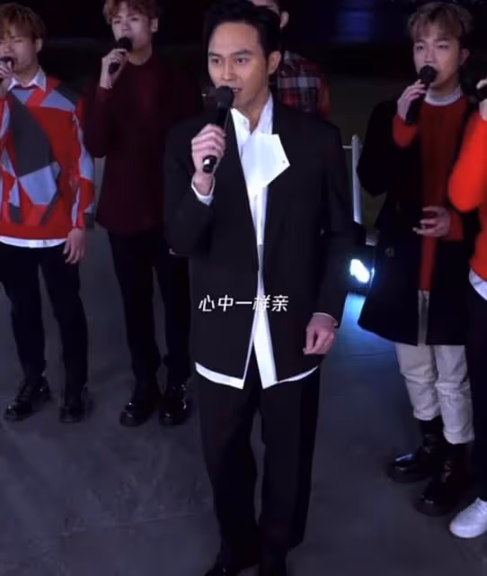 TVB罕見辦春晚!眾星賣力說普通話,張智霖領唱《我的中國心》