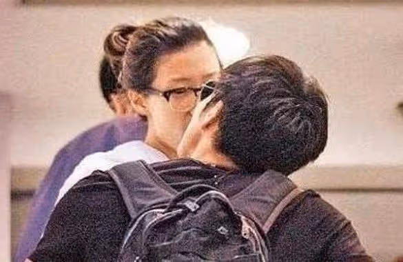 謝婷婷:37歲未婚生女,情史勝過謝賢,一年七個男友無縫銜接