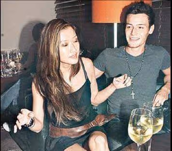 謝婷婷:37歲未婚生女,情史勝過謝賢,一年七個男友無縫銜接