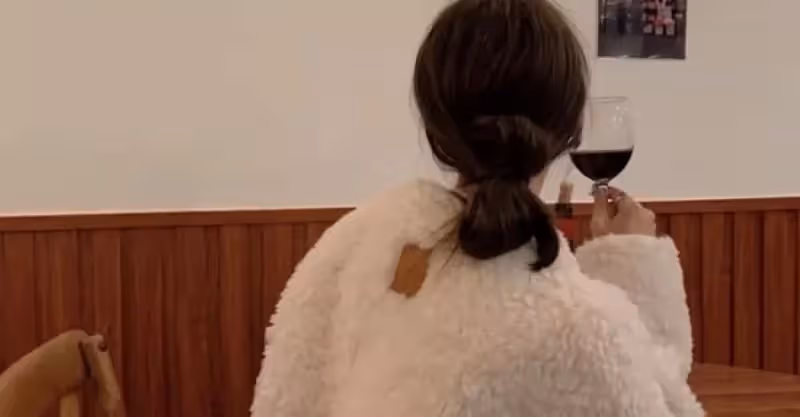聽說我要再婚，大姑姐讓我送她套房給她兒子當婚房，否則她不同意