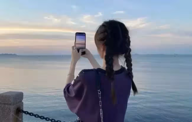 聽說我要再婚,大姑姐讓我送她套房給她兒子當婚房,否則她不同意