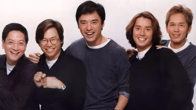 驚喜!溫拿樂隊時隔8年合體現身虎年春晚,譚詠麟鍾鎮濤再唱經典