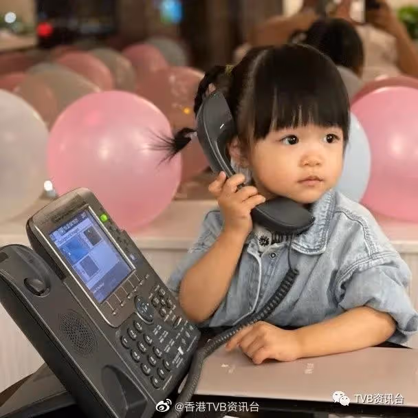 又有喜事?TVB視帝老婆肚凸凸疑似再懷孕