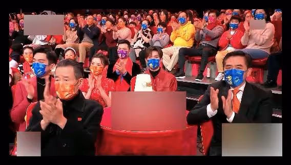 虎年春晚台下明星:王源吉克雋逸擠一把椅子,陳寶國隔口罩摳鼻子