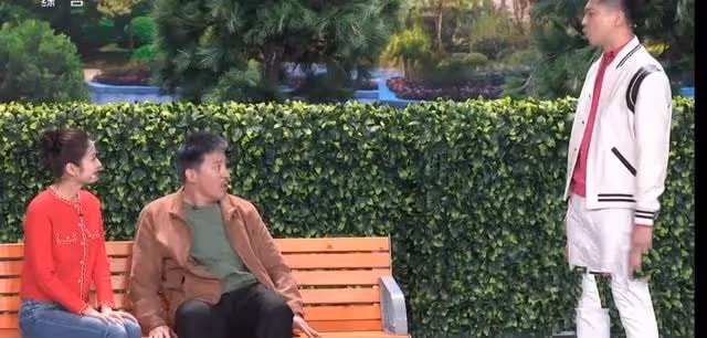 春晚模範家屬在幹嘛?張傑開席,唐藝昕曬照,李小萌為丈夫打call