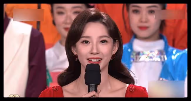 春晚口紅色號又火了!李思思美上熱搜,劉濤變港風美人,新人亮眼