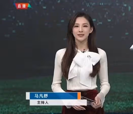 央視春晚新主持人一炮走紅,生活素顏照曝光,履歷相當精彩