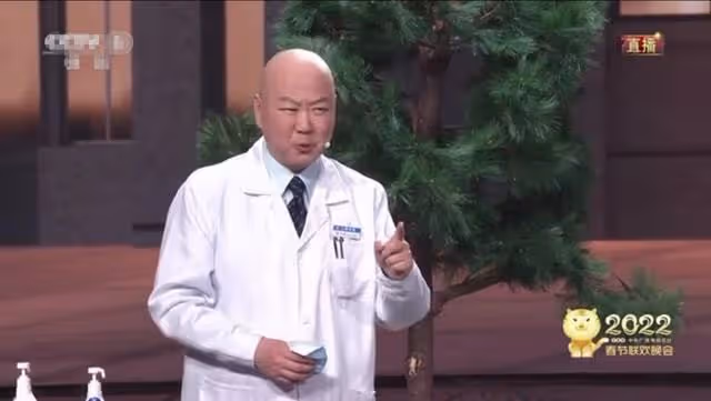 老藝術家齊聚春晚!郭冬臨頭亮,劉歡疑染髮,張也27年戴同款耳環