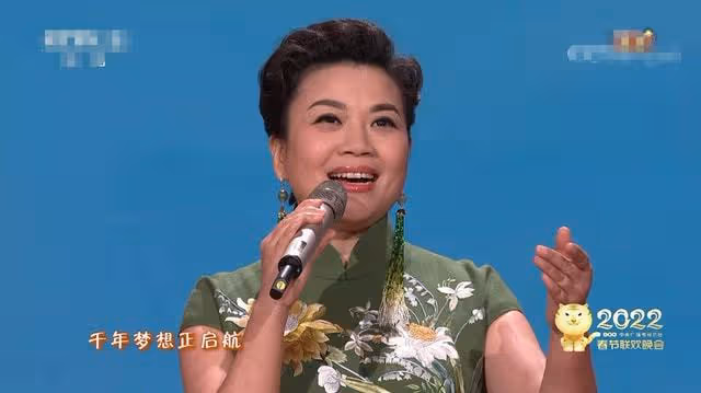 老藝術家齊聚春晚!郭冬臨頭亮,劉歡疑染髮,張也27年戴同款耳環