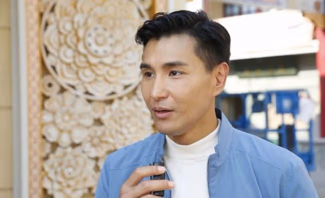 好溫馨！TVB人氣視帝趁放假攜妻女去遊玩迪士尼：廿四孝好男人！