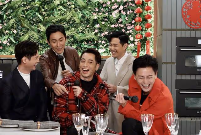 TVB七大男神罕見同框!平均年齡45歲,網友:可以直接成團出道了