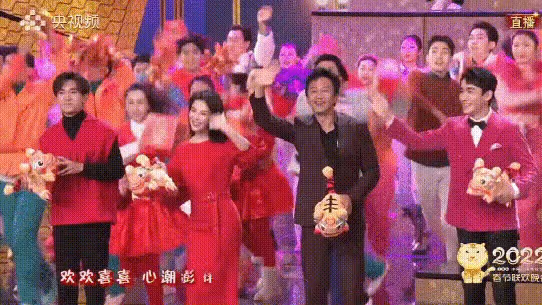 首次亮相央視春晚，她被「漂亮」刷屏
