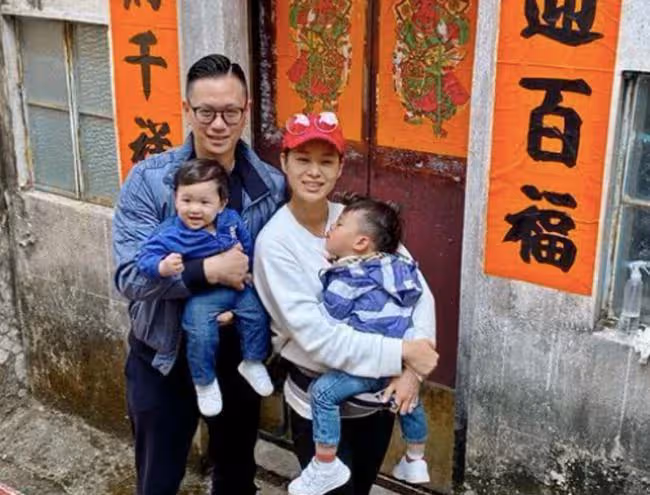 胡杏兒一家回農村過年,不嫌棄簡陋環境,老公包攬農活長子挑扁擔